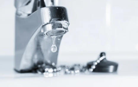 Vazamentos: é possível evitar o desperdício de água e aumento no consumo